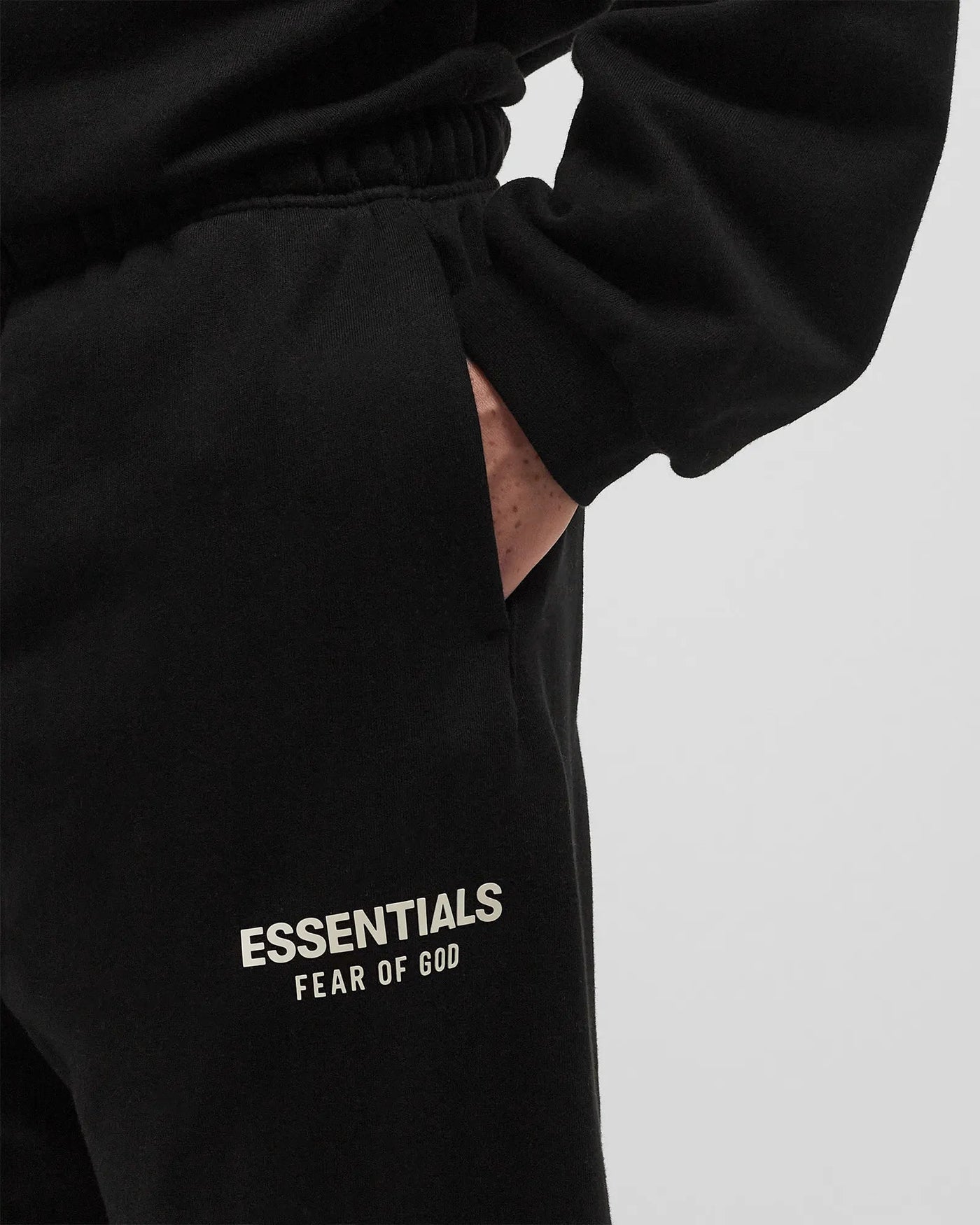Fear Of God Essentials Sweatpants Fleece Black White 24FW